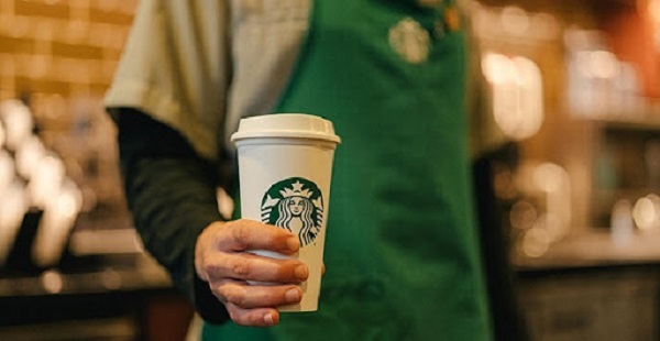 Ly giấy của Starbucks đã quá quen thuộc với người dùng